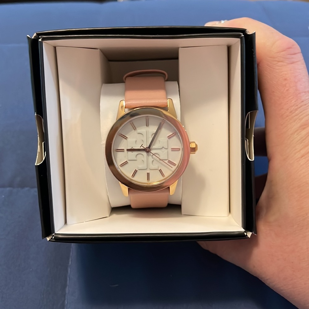 Tory Burch rose gold watch 🌟 - Picture 2 of 6